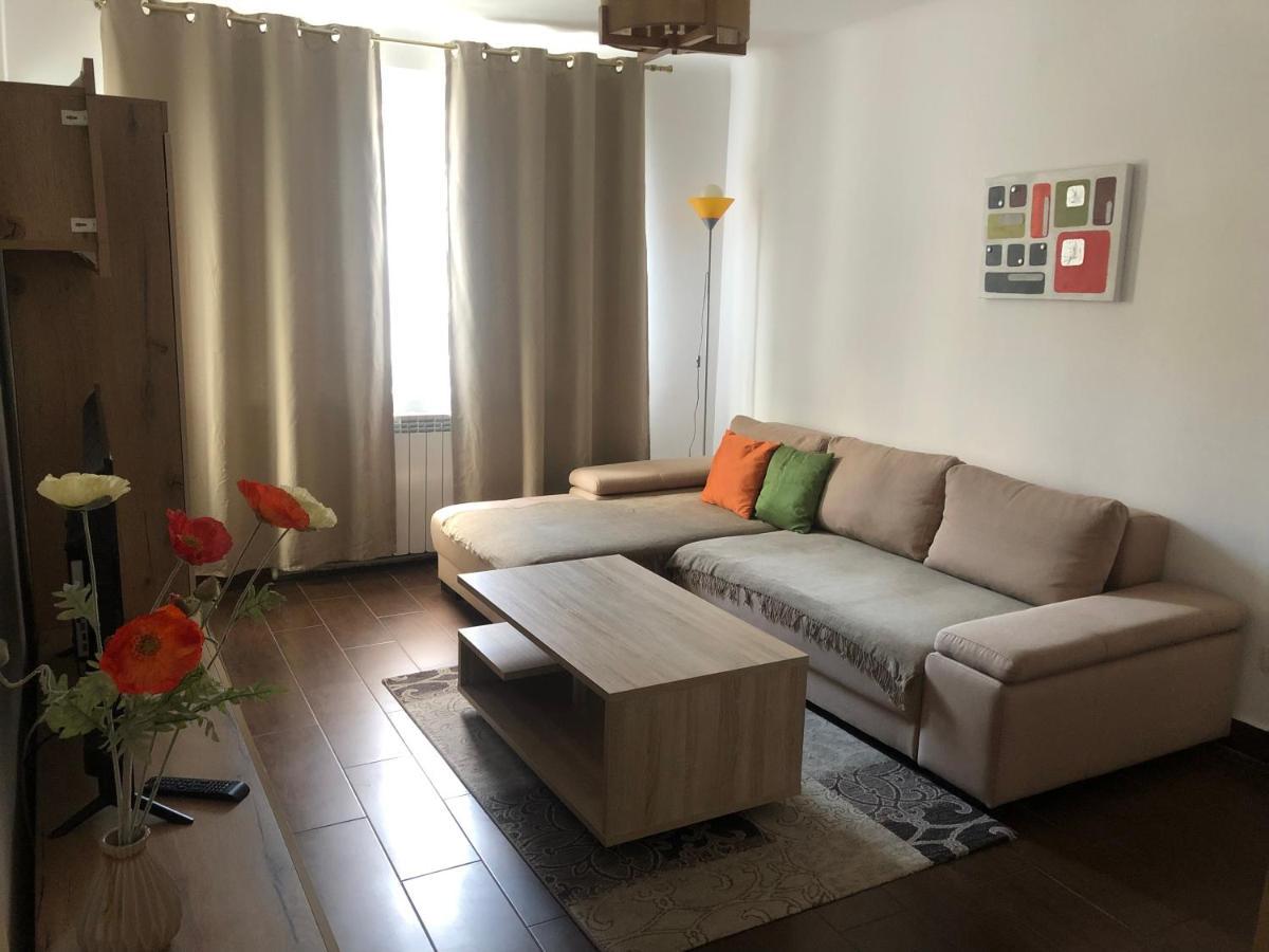 Central Home Piatra Neamt Ngoại thất bức ảnh