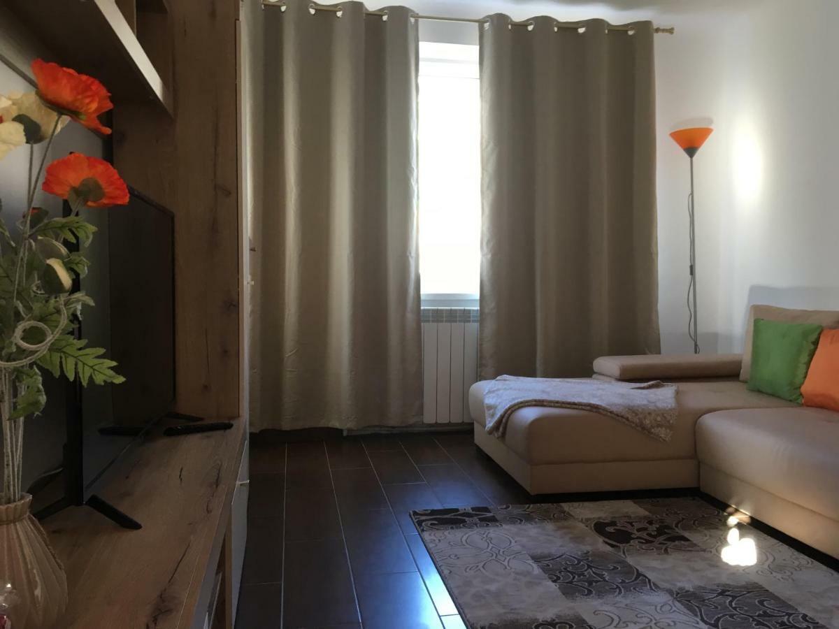 Central Home Piatra Neamt Ngoại thất bức ảnh